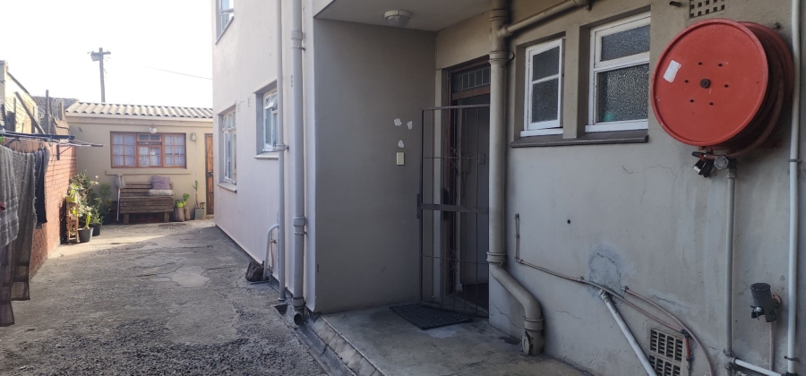 2 Bedroom Property for Sale in Goodwood Estate Western Cape